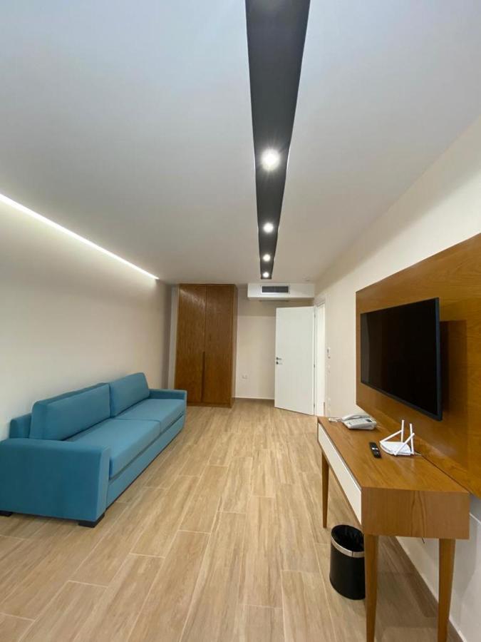 Milenium Hotel Shëngjin Екстериор снимка
