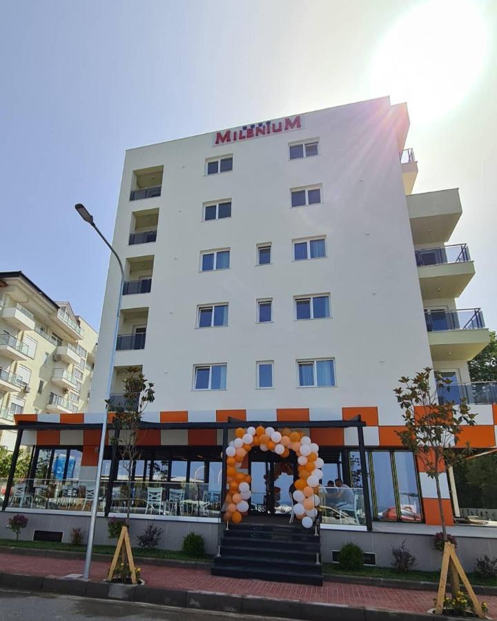 Milenium Hotel Shëngjin Екстериор снимка